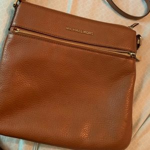 Michael kors crossbody